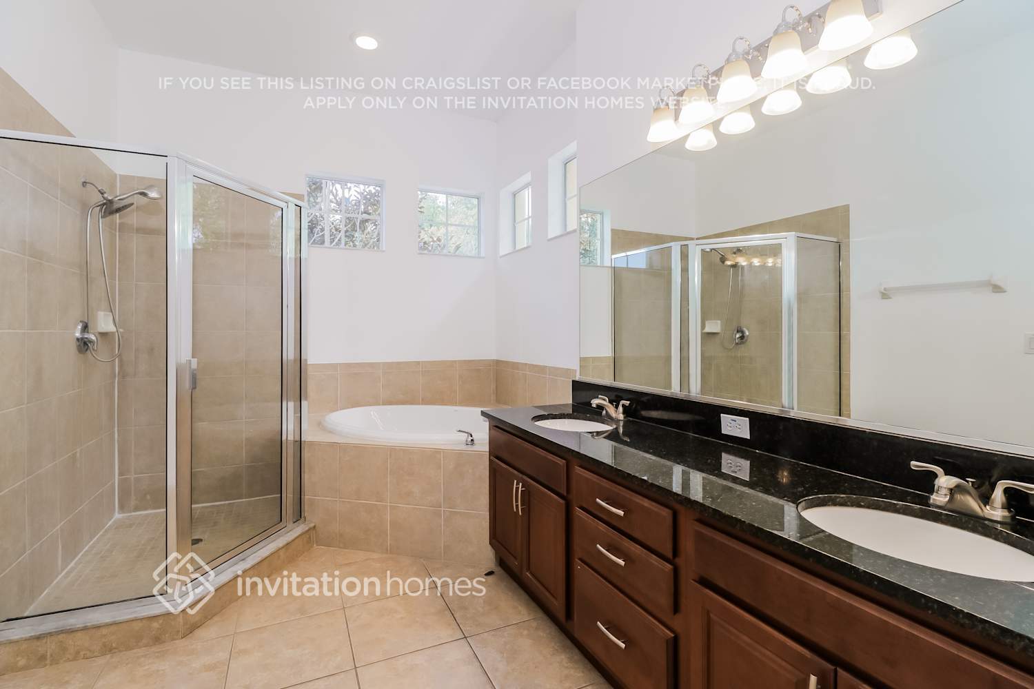 Building Photo - 7571 Tamarind Ave