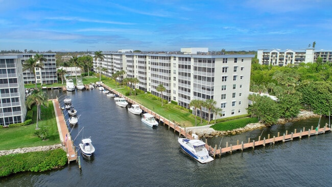 Building Photo - 1 Harbourside Dr