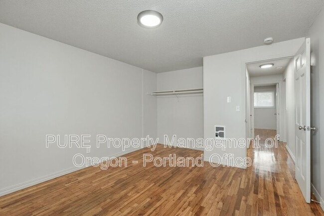 Building Photo - 18411 E Burnside St
