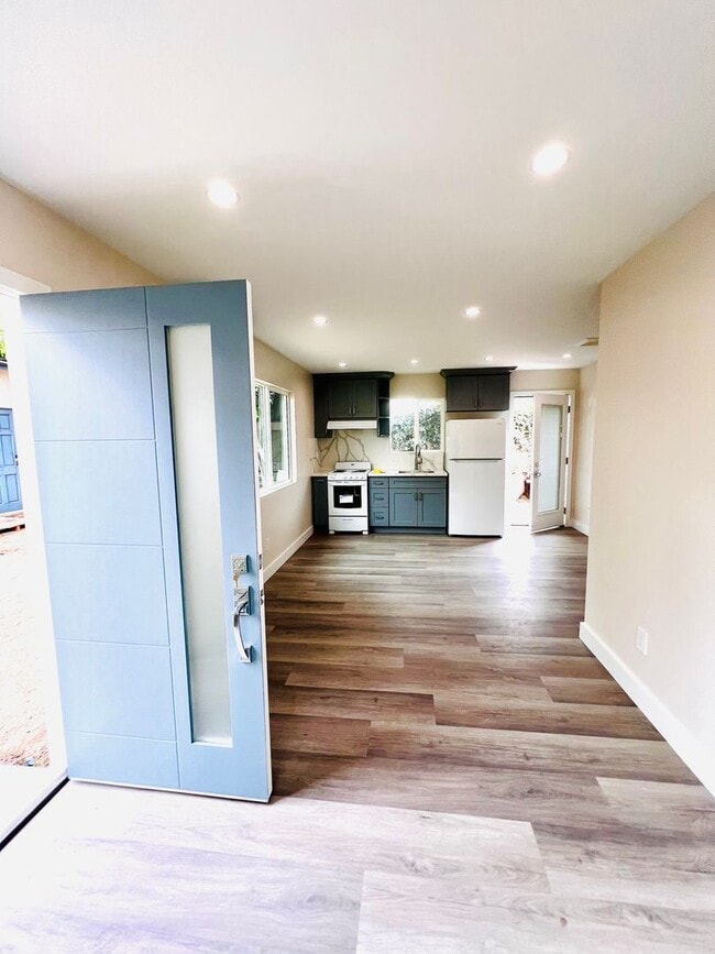 Brand New construction! 2 bed 1 bath, Enj... - Brand New construction! 2 bed 1 bath,  Enj...