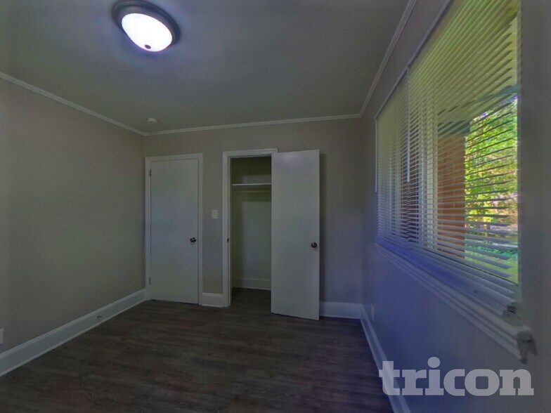 Building Photo - 5530 Wedgewood Dr