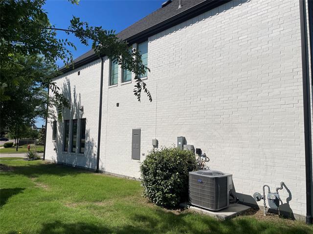 Building Photo - 7569 Reis Ln