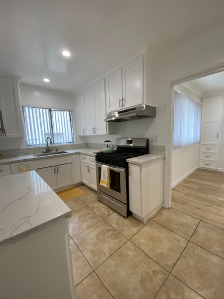 Building Photo - 283 S El Molino Ave