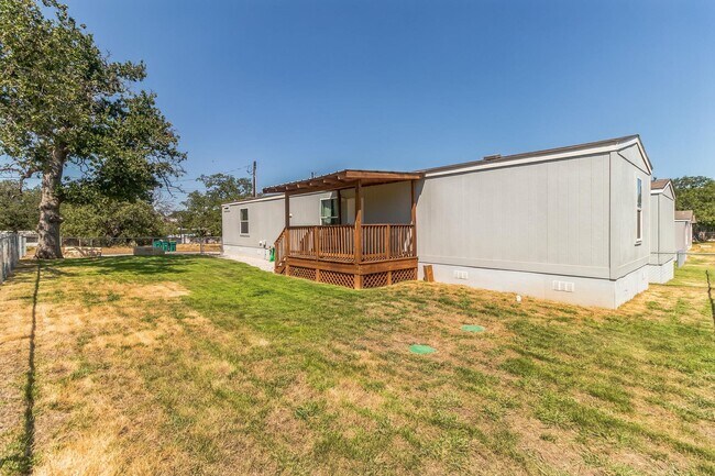 Building Photo - 105 E Briar Dr