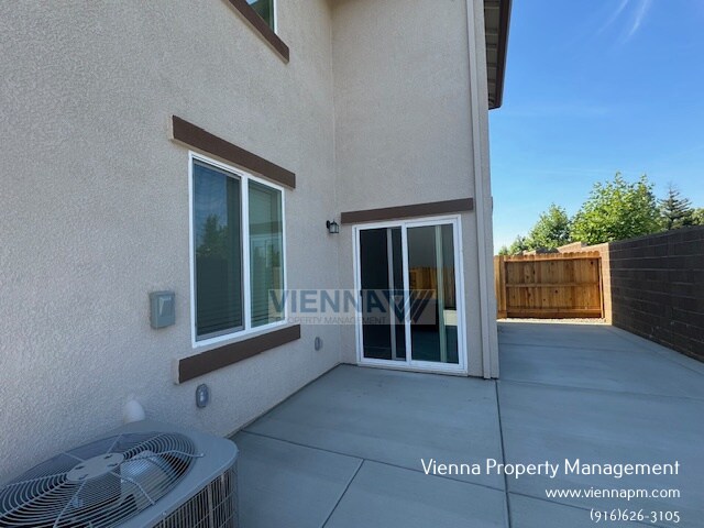 Building Photo - 2327 Comstock Ln