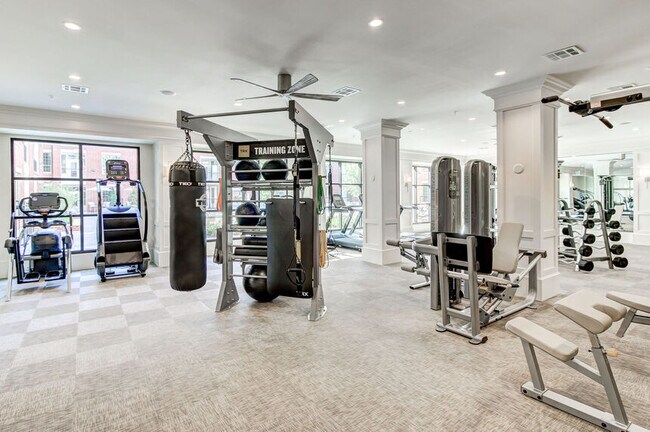 Building Photo - Live in Luxury: 2-Bed, 2-Bath Steps from D...