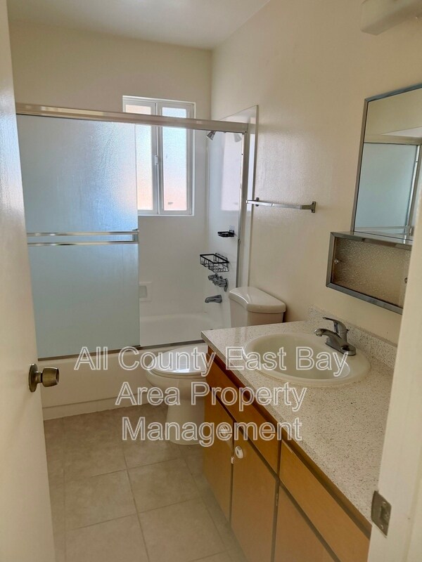 Building Photo - 611 Lexington Ave