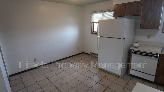 Building Photo - 4953 Basswood Dr
