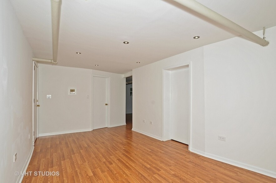 Building Photo - 4757 N Paulina St