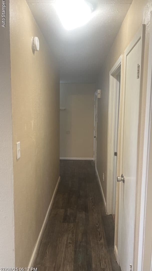 Building Photo - 421 Stonecreek Dr