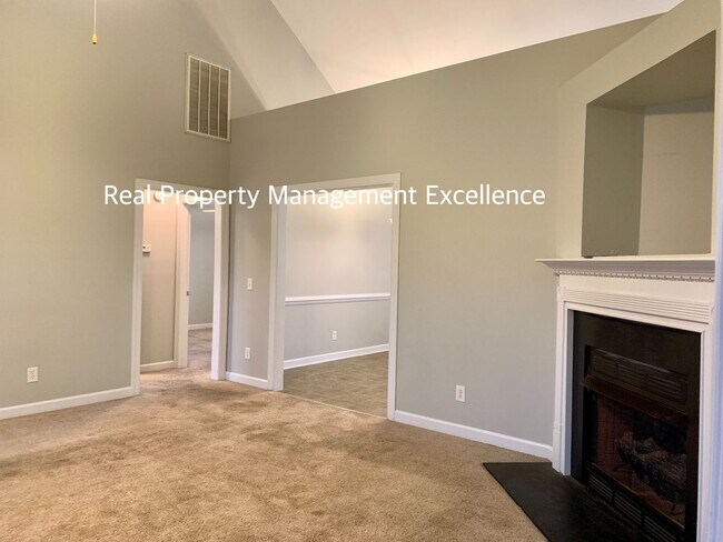 Building Photo - Spacious Corner Lot Ranch in Princeton, Fe...