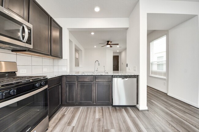 Building Photo - 22830 Brisbee Ln