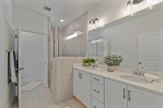 Building Photo - 5646 Native Oak Dr