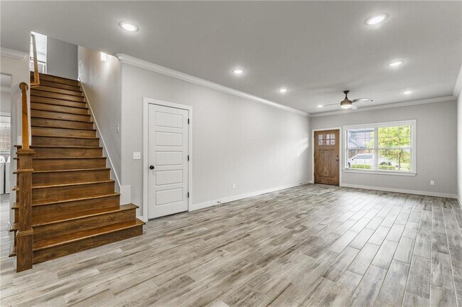 Building Photo - 3305 SW Hillstone Ave