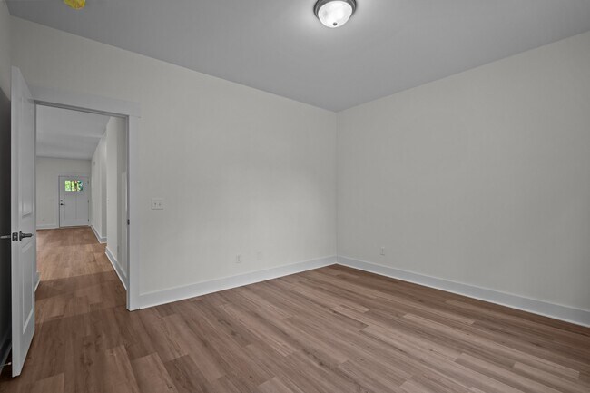 Building Photo - 1435 Penderlea Hwy