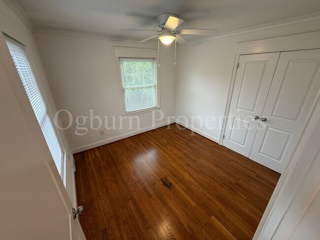 Building Photo - 120 Crafton St