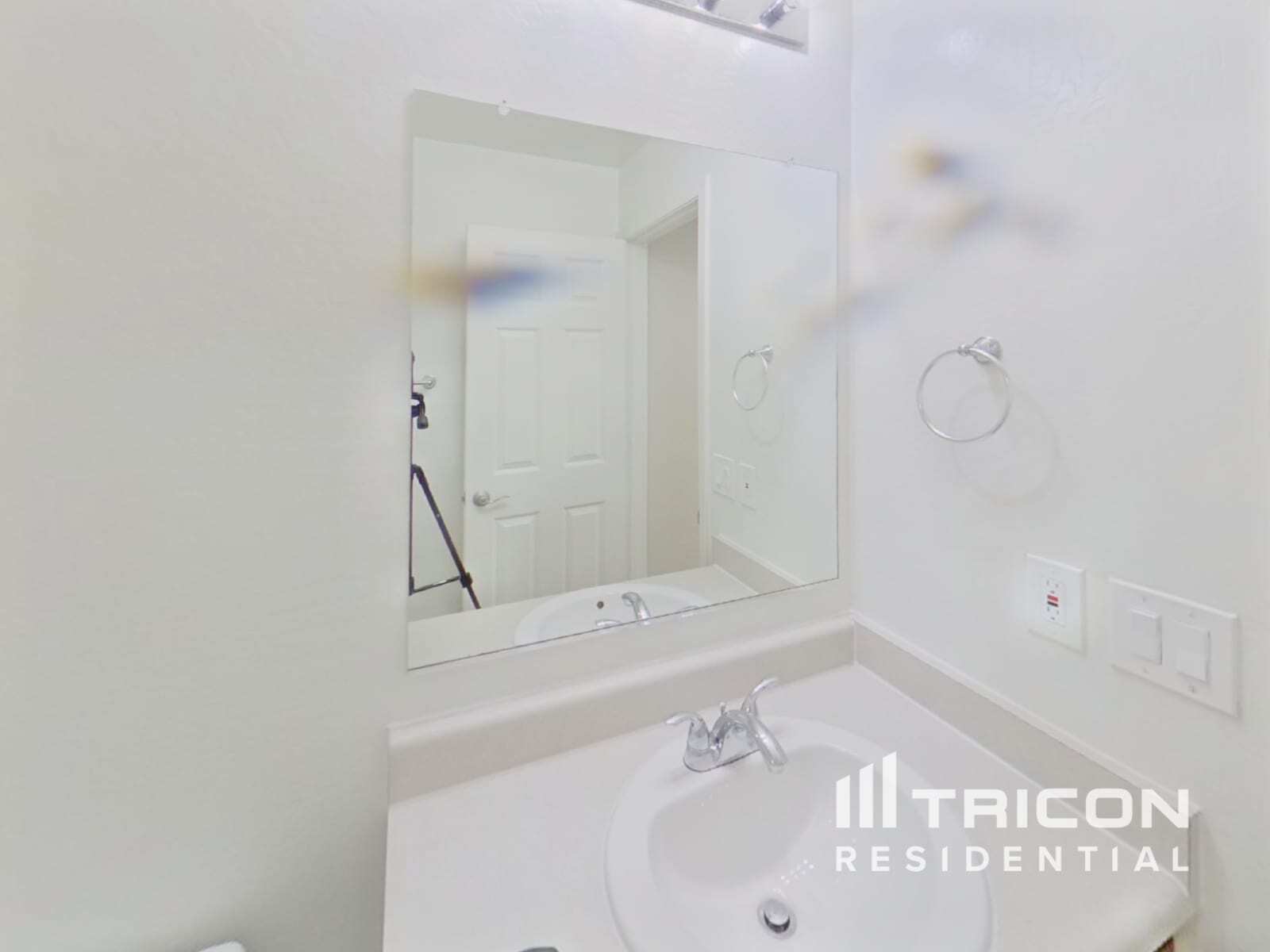 Building Photo - 4804 W Leodra Ln