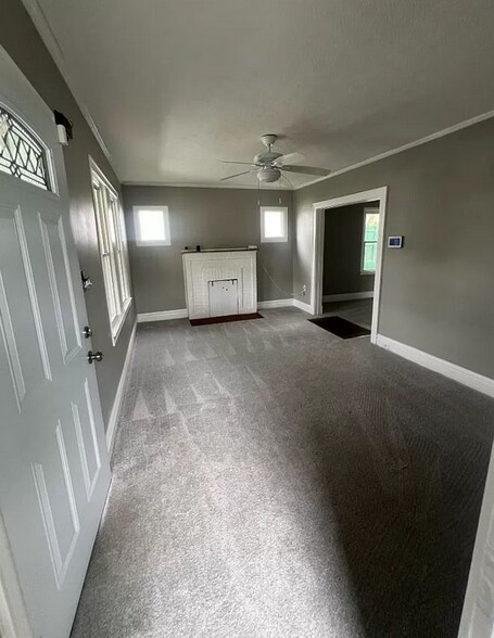 Building Photo - 288 S Walnut St