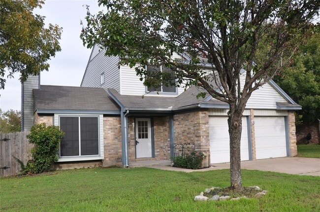Building Photo - 800 Daffodil Dr