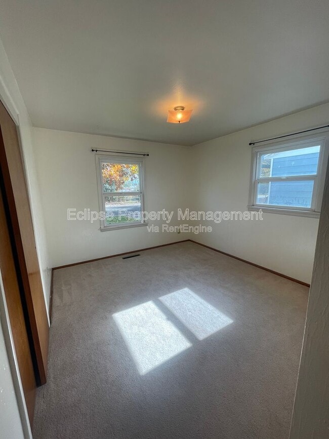 Building Photo - 447 19th St