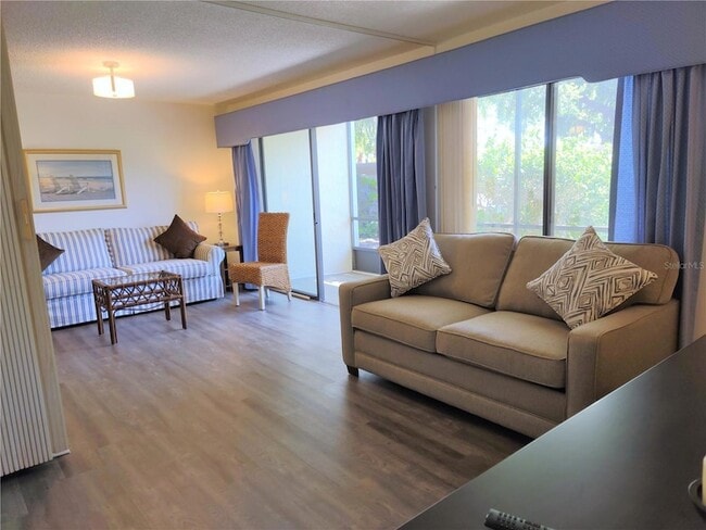 Building Photo - 650 Bird Bay Dr E