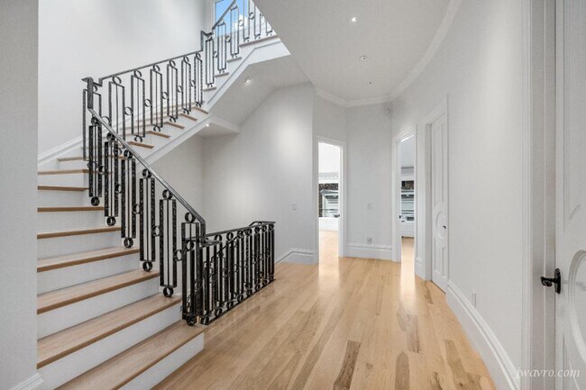 Building Photo - 19 Wilmot St