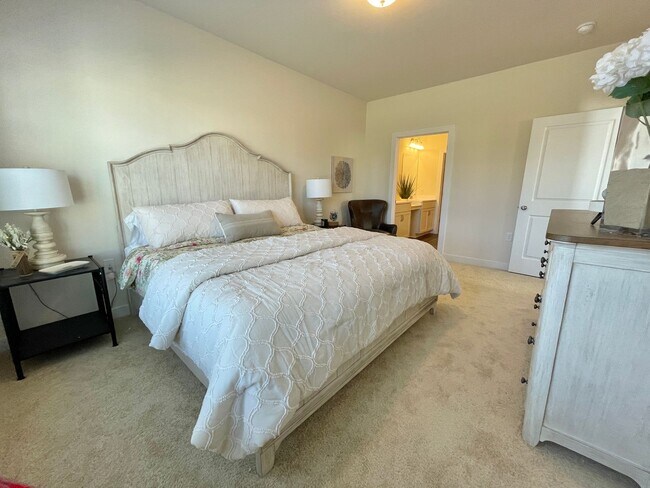 Building Photo - Cardinal | 4 Bed 2.5 Bath | Garage | 1895 sf | $2959-$3255 | 8, 9, 10, 12, 14, and 15 month lease...