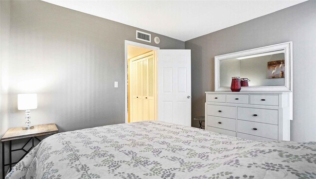 Building Photo - 4020 Galt Ocean Dr