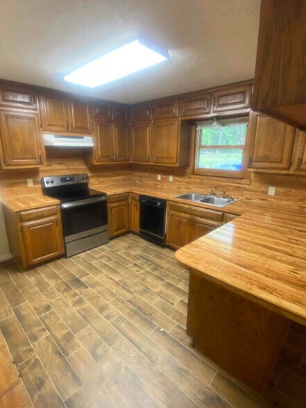Building Photo - 4207 Timbercrest Ln