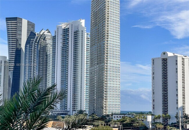 Building Photo - 150 Sunny Isles Blvd