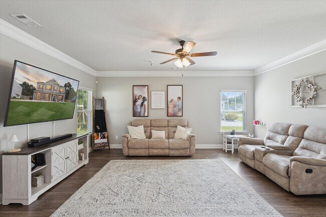 Building Photo - Spacious 4BR Home with Screened Porch & Fenced Yard in Effingham