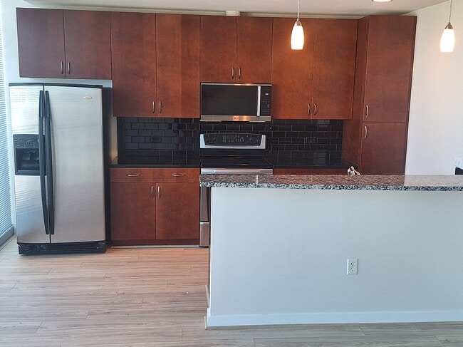 Building Photo - 777 N Ashley Dr