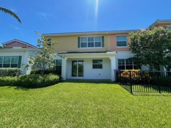 Building Photo - 12885 Trevi Isle