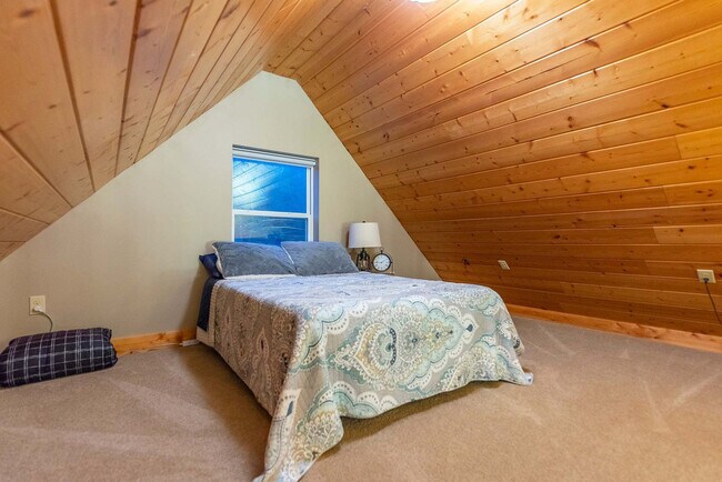 Building Photo - 629 Cherry Hill Dr