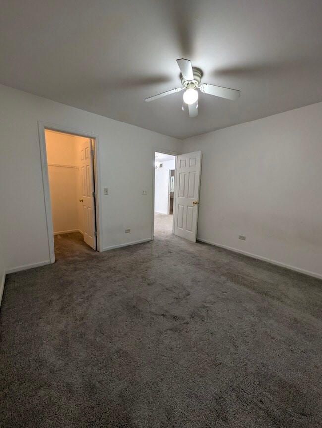 Building Photo - 2551 Oak Tree Ln