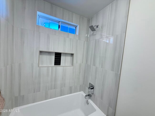 Building Photo - 6891 W Via Del Sol Dr