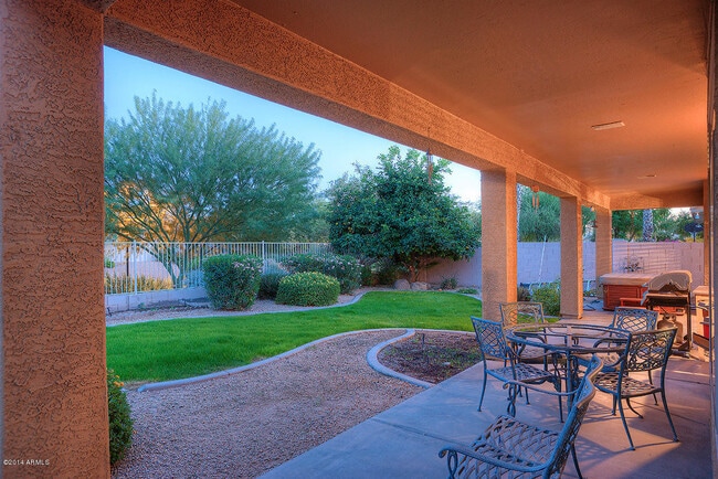 Building Photo - 553 N Kimberlee Way