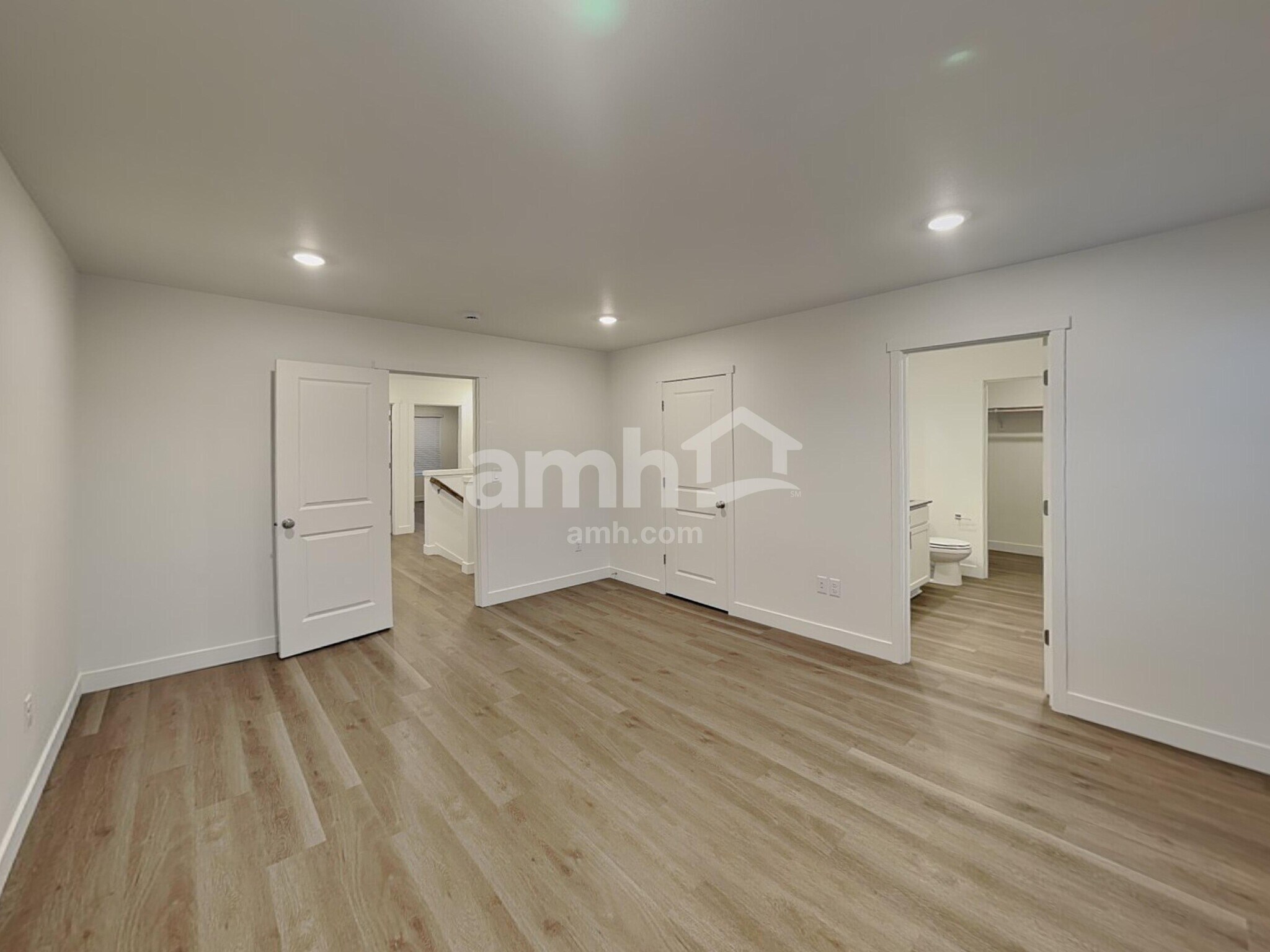 Building Photo - 8544 47th Pl NE