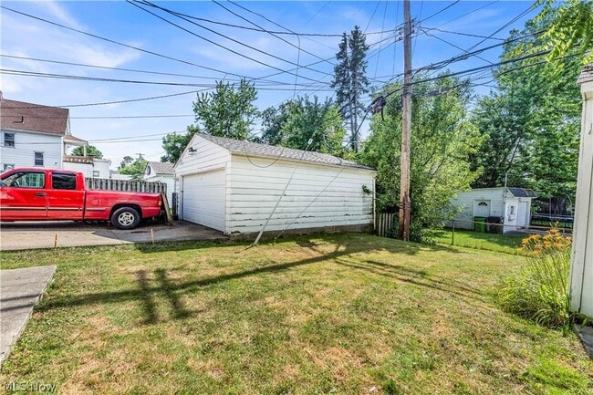 Building Photo - 2133 W 98th St