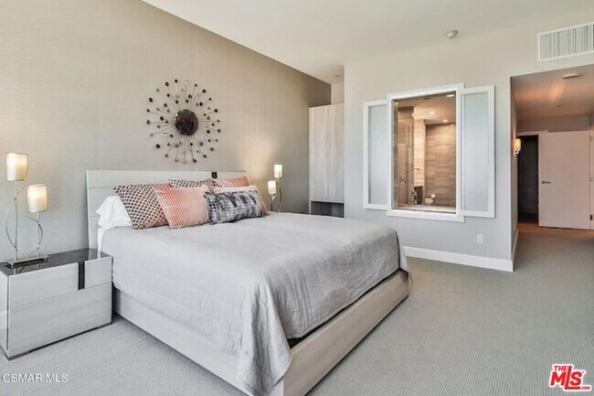 Building Photo - 900 W Olympic Blvd