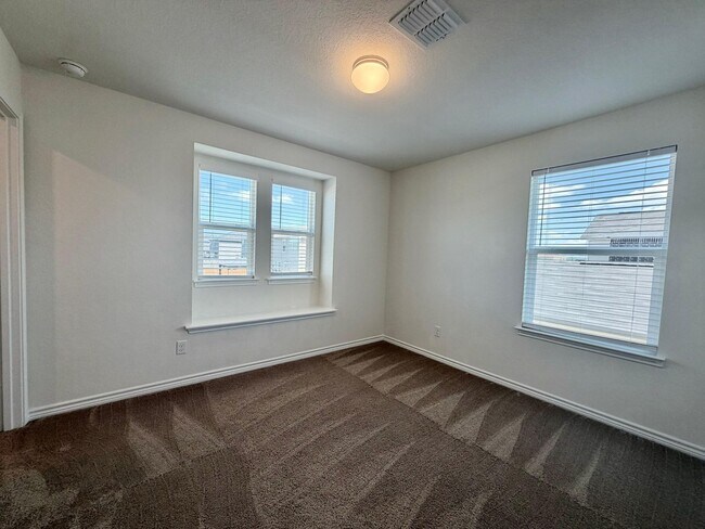 Building Photo - 8014 Canyon Wren Pk