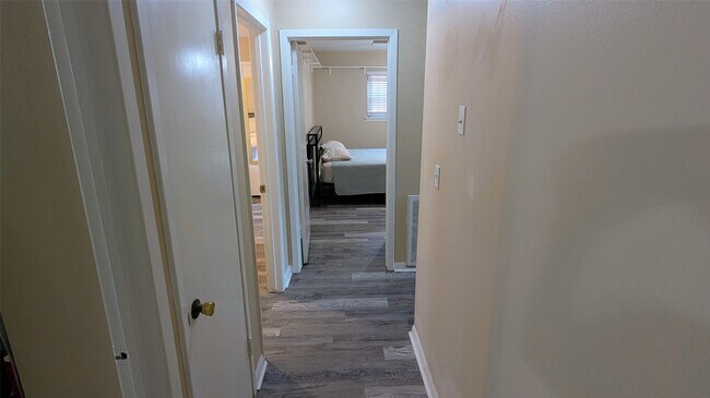 Building Photo - 10227 Gulf Meadows Dr