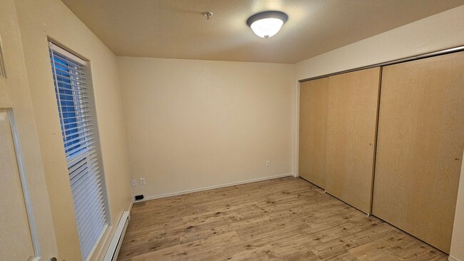 Building Photo - 2 bed 1 bath Post Falls, Ground Floor Condo