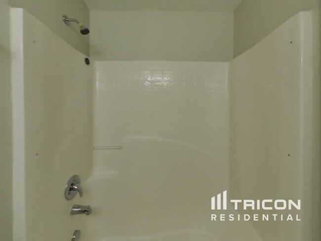 Building Photo - 6 Sweetgum Ct N