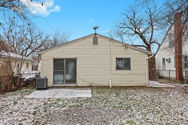 Building Photo - 5952 Banner St