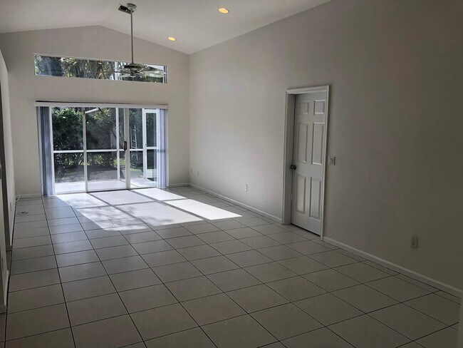 Building Photo - 22875 Barrister Dr