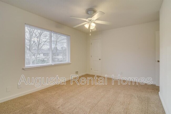 Building Photo - 2905 Arrowhead Dr