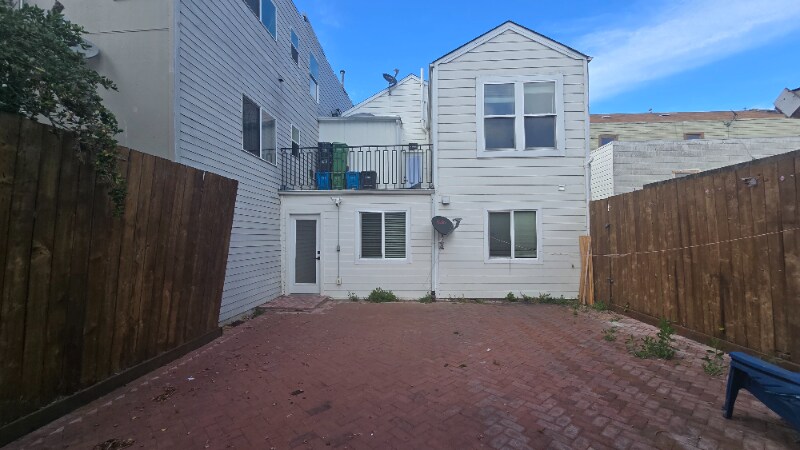 Building Photo - 1651-1651 La Salle Ave