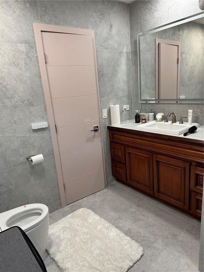 Building Photo - 13451 SW 74th Ave