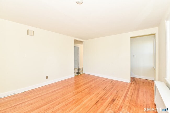 Building Photo - 146 Warsaw St